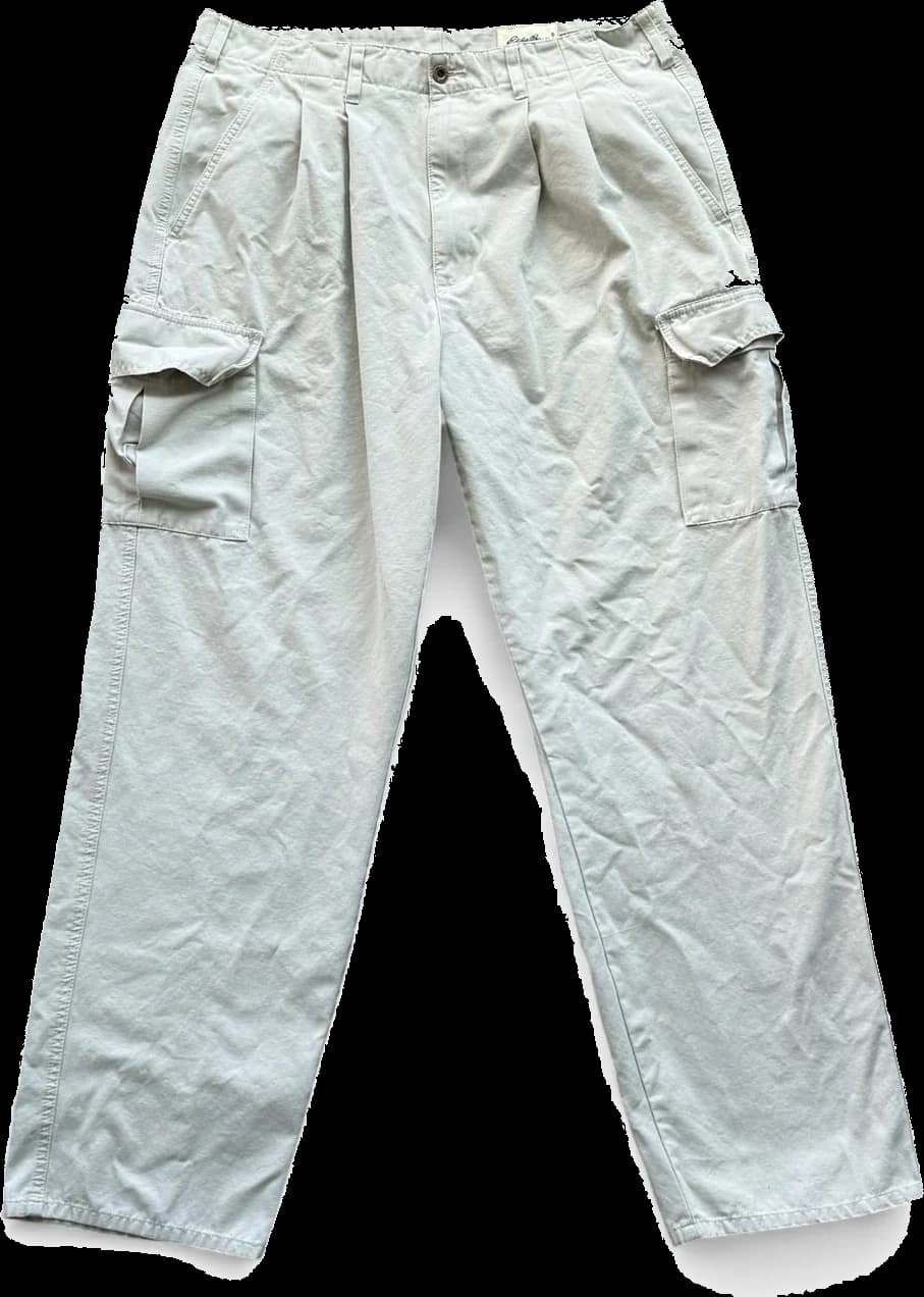 Light cargo pants front